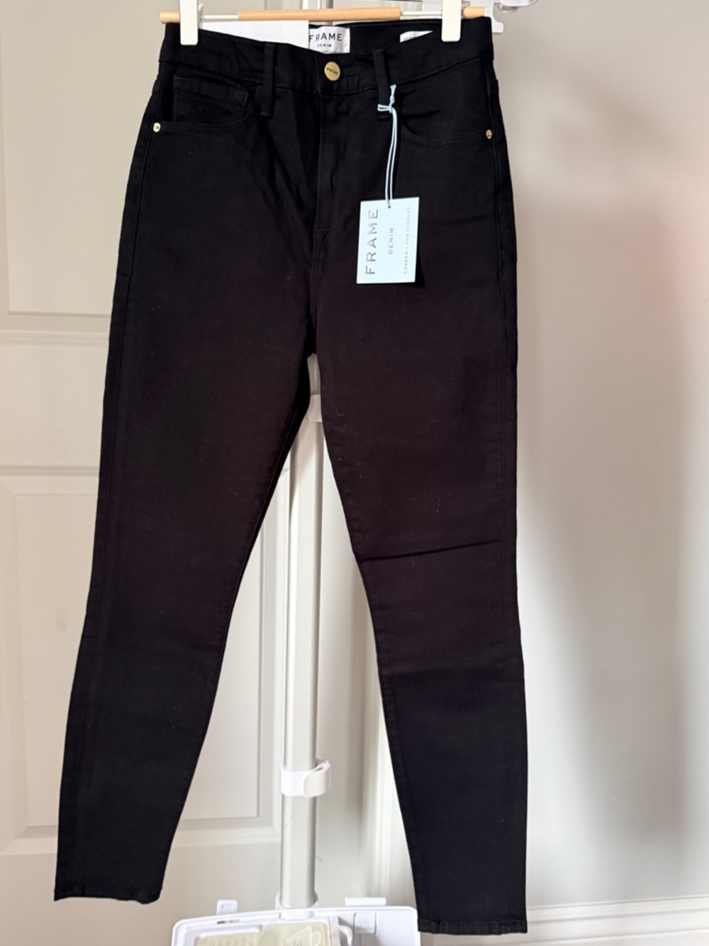 Frame Ali High Rise Cigarette Jeans